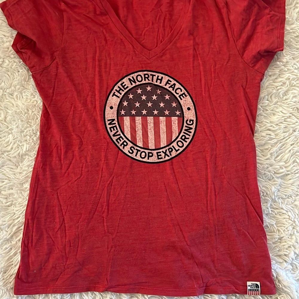 North Face Women’s slim-fit tee